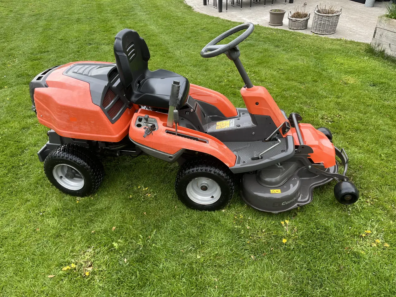 Billede 1 - Husqvarna R213C, havetraktor, årg. 2019