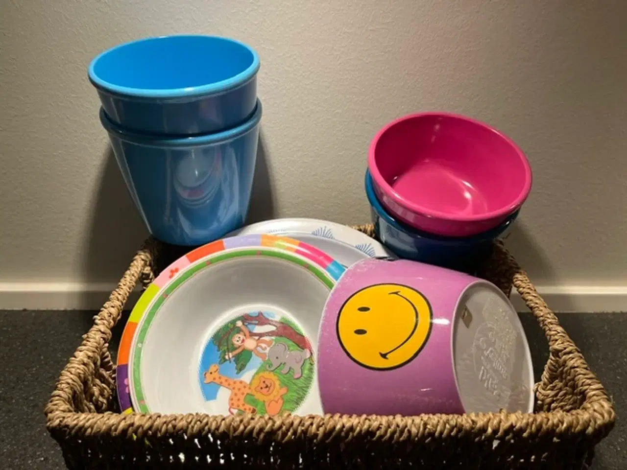 Billede 6 - Stort sæt børneservice i melamin - 14 dele inkl. k