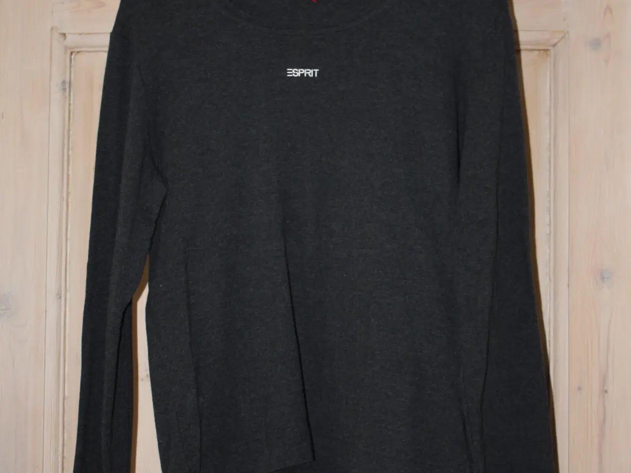 Billede 1 - T-shirt Esprit str. XL