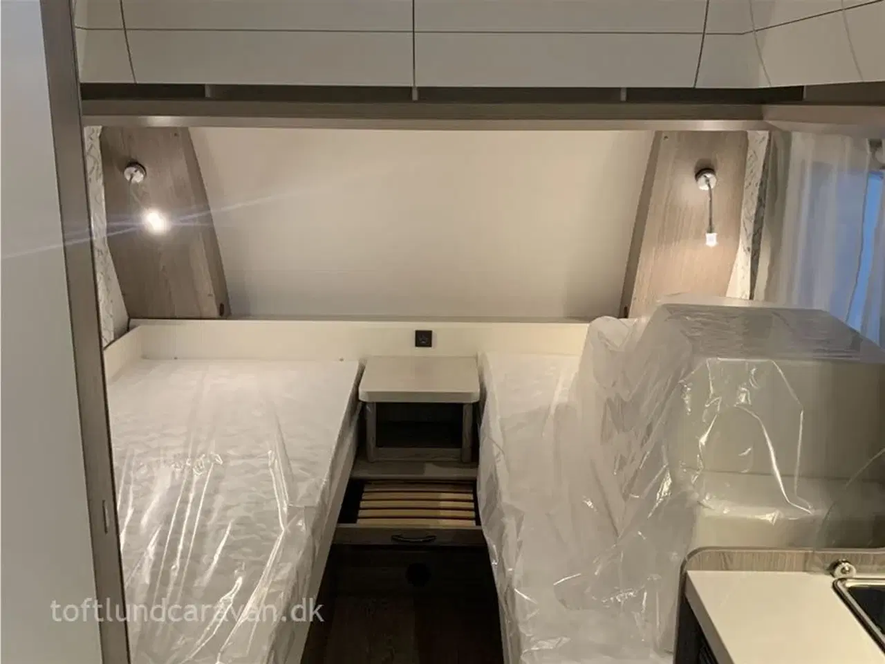 Billede 4 - 2025 - Hobby On Tour 460 DL    aut. HOBBY forhandler. NY 2025 ENKELTSENGE m/lameludtræk. NU PÅ LAGER klar til omgående levering.