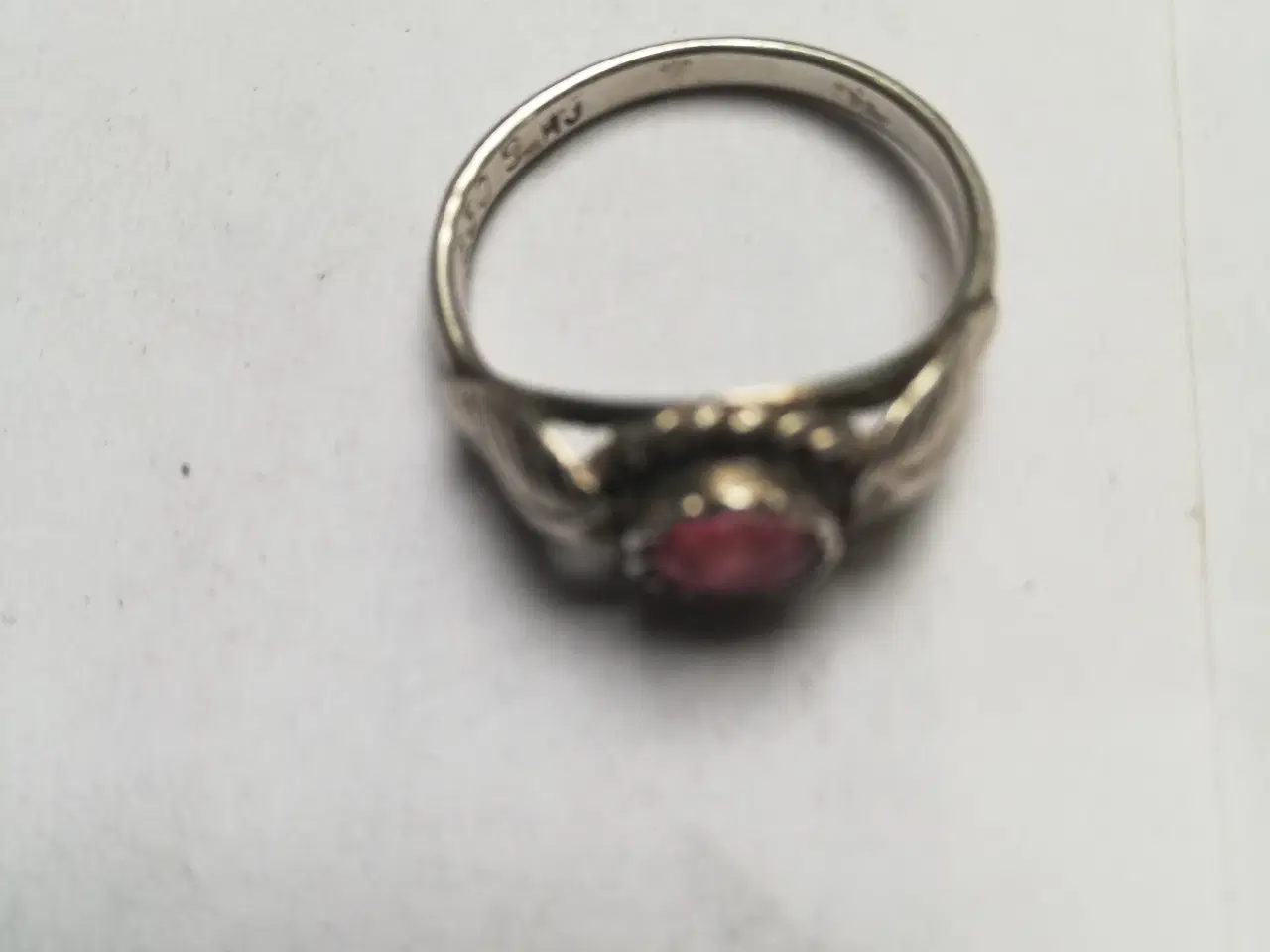 Billede 3 - Antik sølv ring 830. S. HJ  med rød