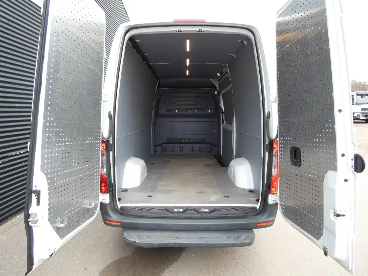 Billede 5 - Mercedes-Benz Sprinter 317 2,0 CDI A2 H2 RWD 9G-Tronic 170HK Van Aut.