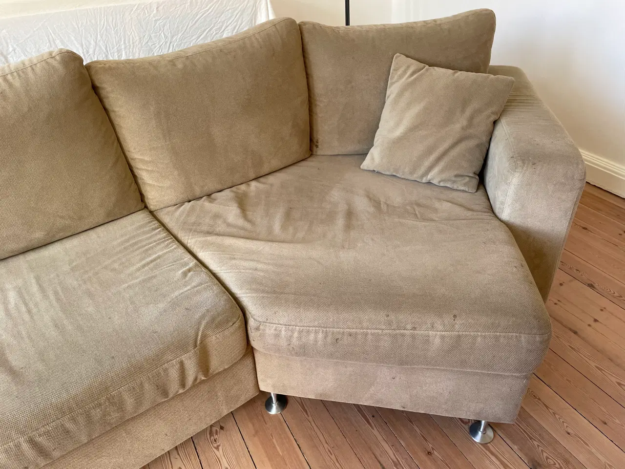 Billede 2 - Sofa med hjørne og puf