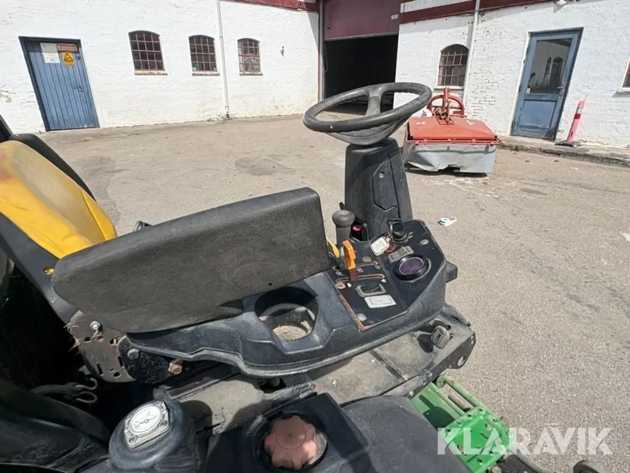 Billede 9 - Græsslåmaskine John Deere 3235C 4WD