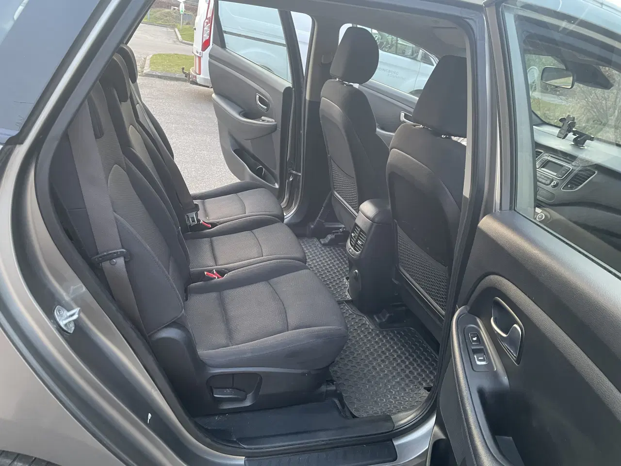 Billede 3 - Kia Carens 115 hk Diesel 1,7  (7 personer)  