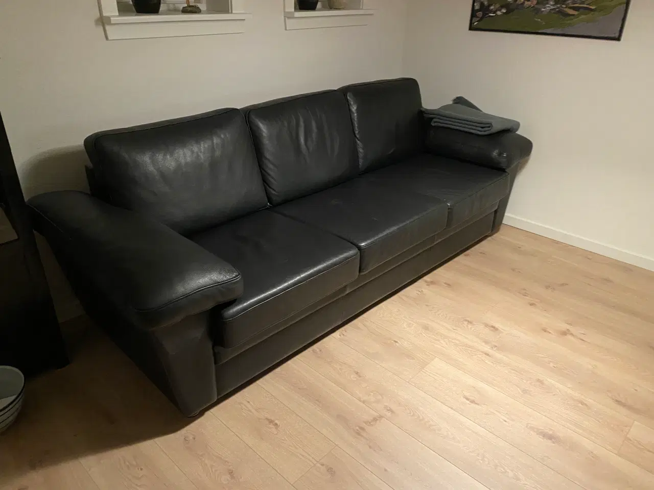 Billede 4 - Læder sofa, 1 ekstra pude og ryg medfølger 