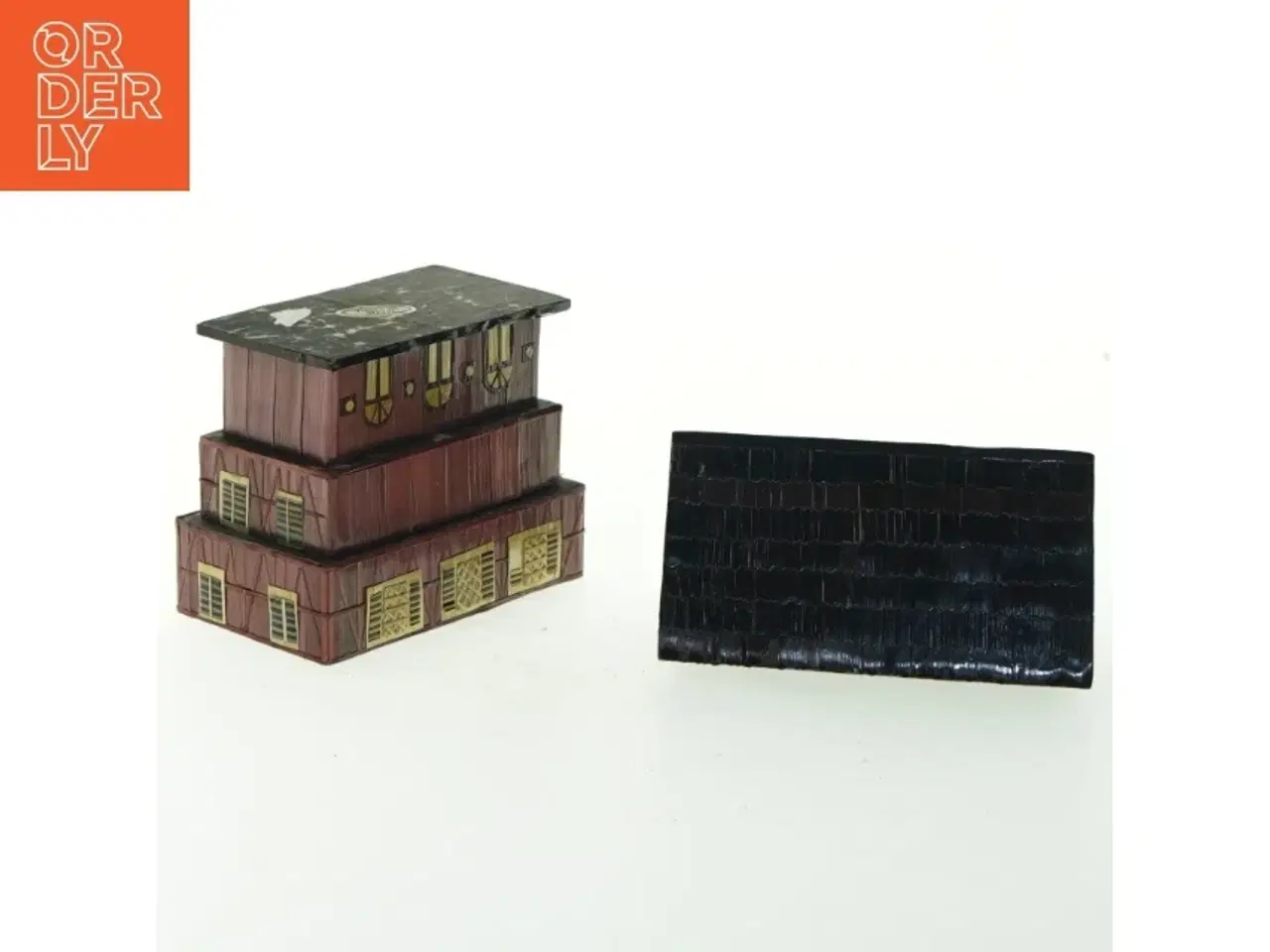 Billede 4 - Dekorativ lakæske, hus i 4 dele(str. 12x10x6,5 cm)