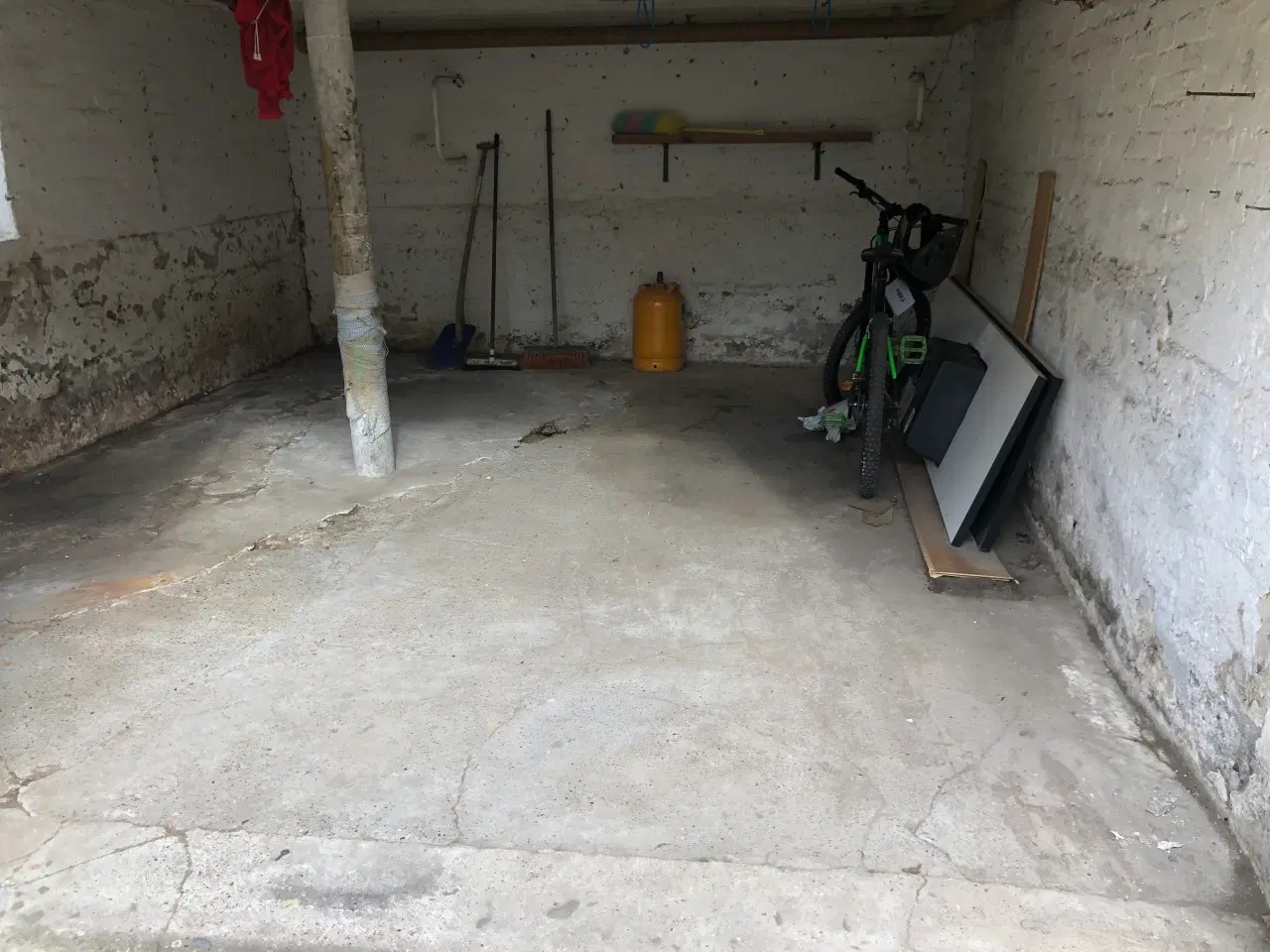 Billede 2 - Garage til opbevaring 