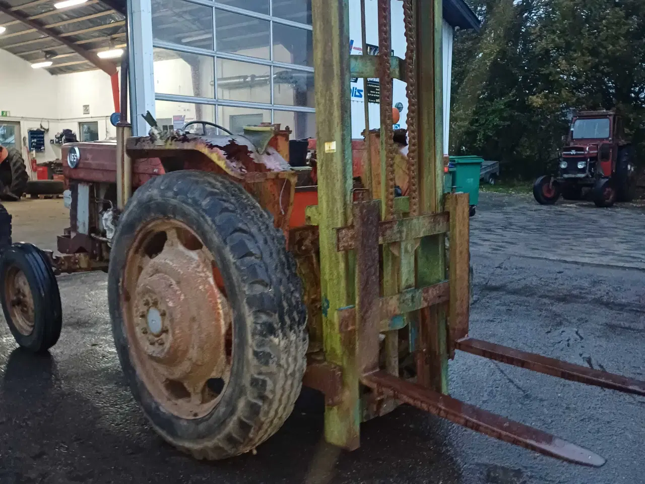 Billede 6 - Traktor med byggelift 