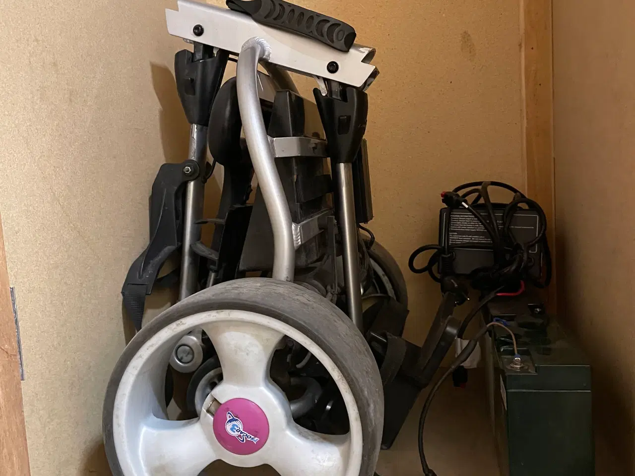 Billede 3 - Brugt El golfvogn og med lader og 2 batterier 