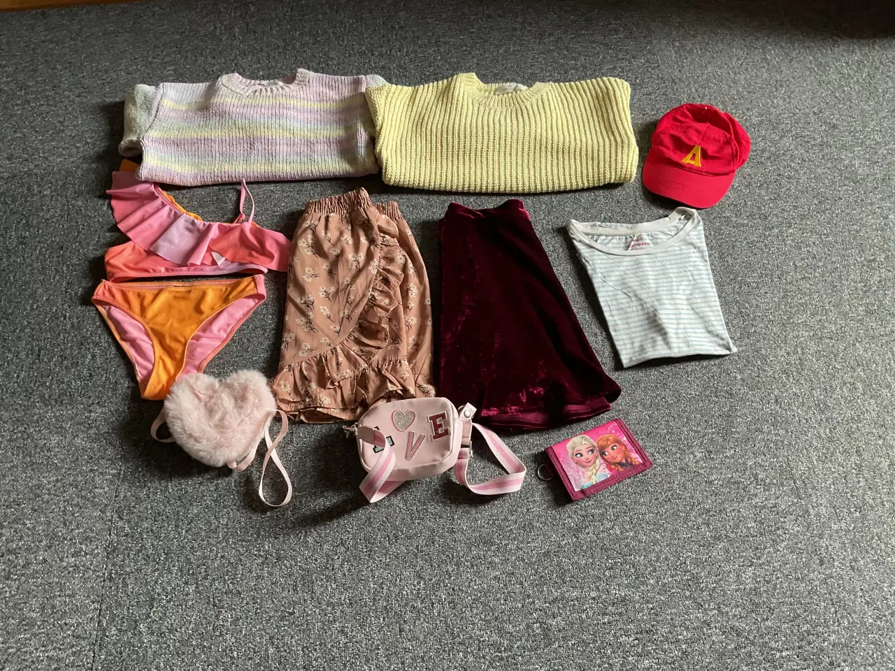 Billede 1 - Pigetøj str 8-10 år