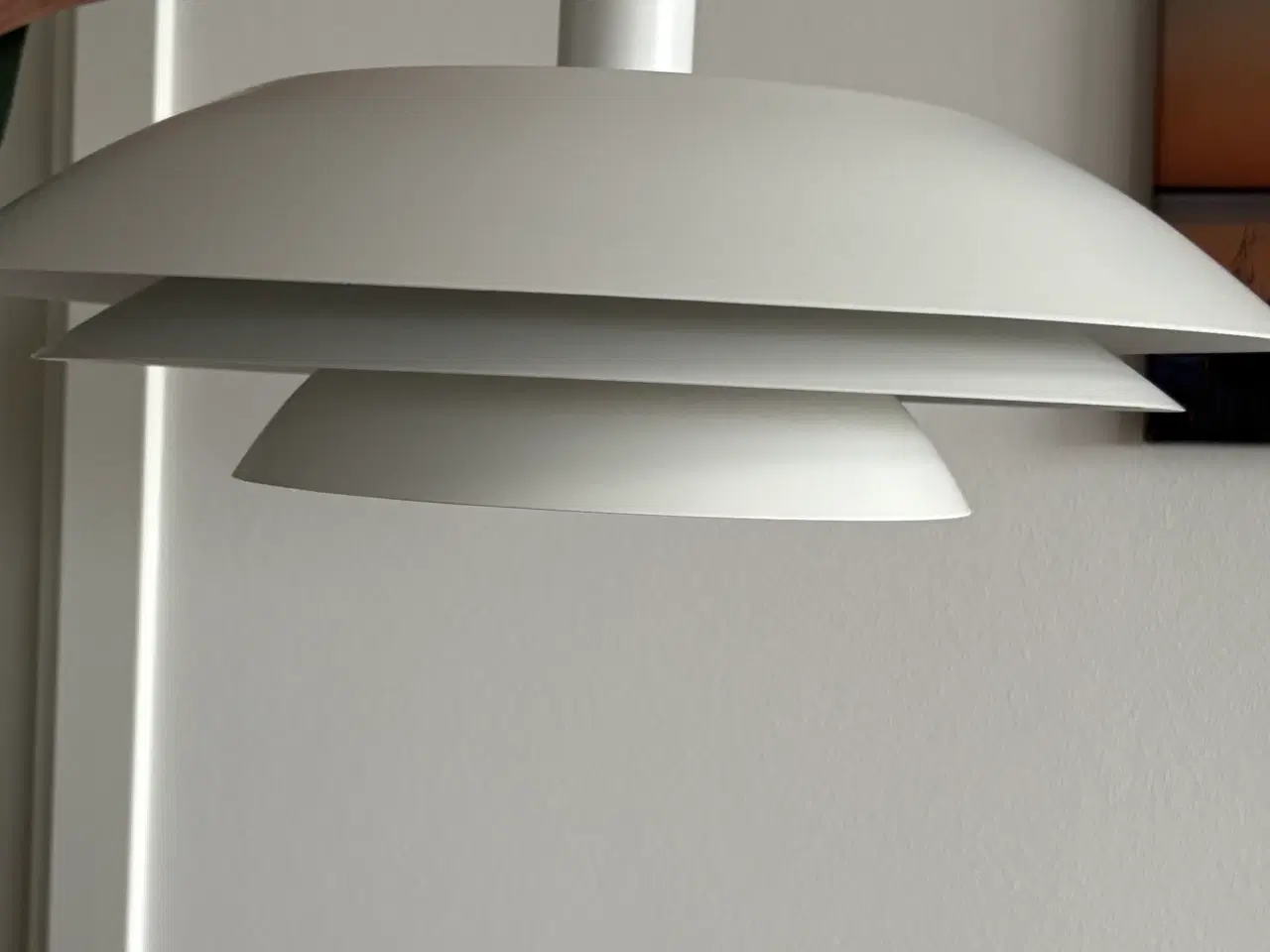 Billede 1 - Dyrberg Larsen pendler