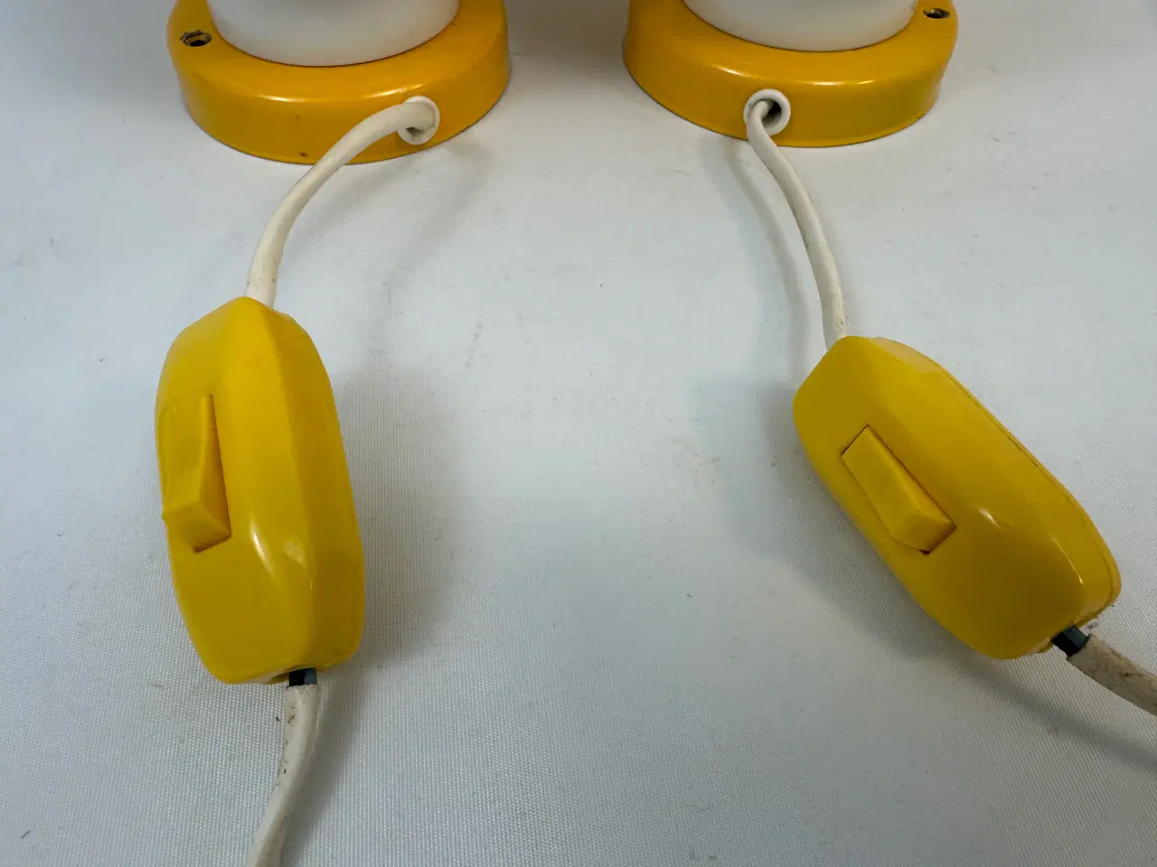 Billede 3 - 2 stk. gule kuglelamper (retro)