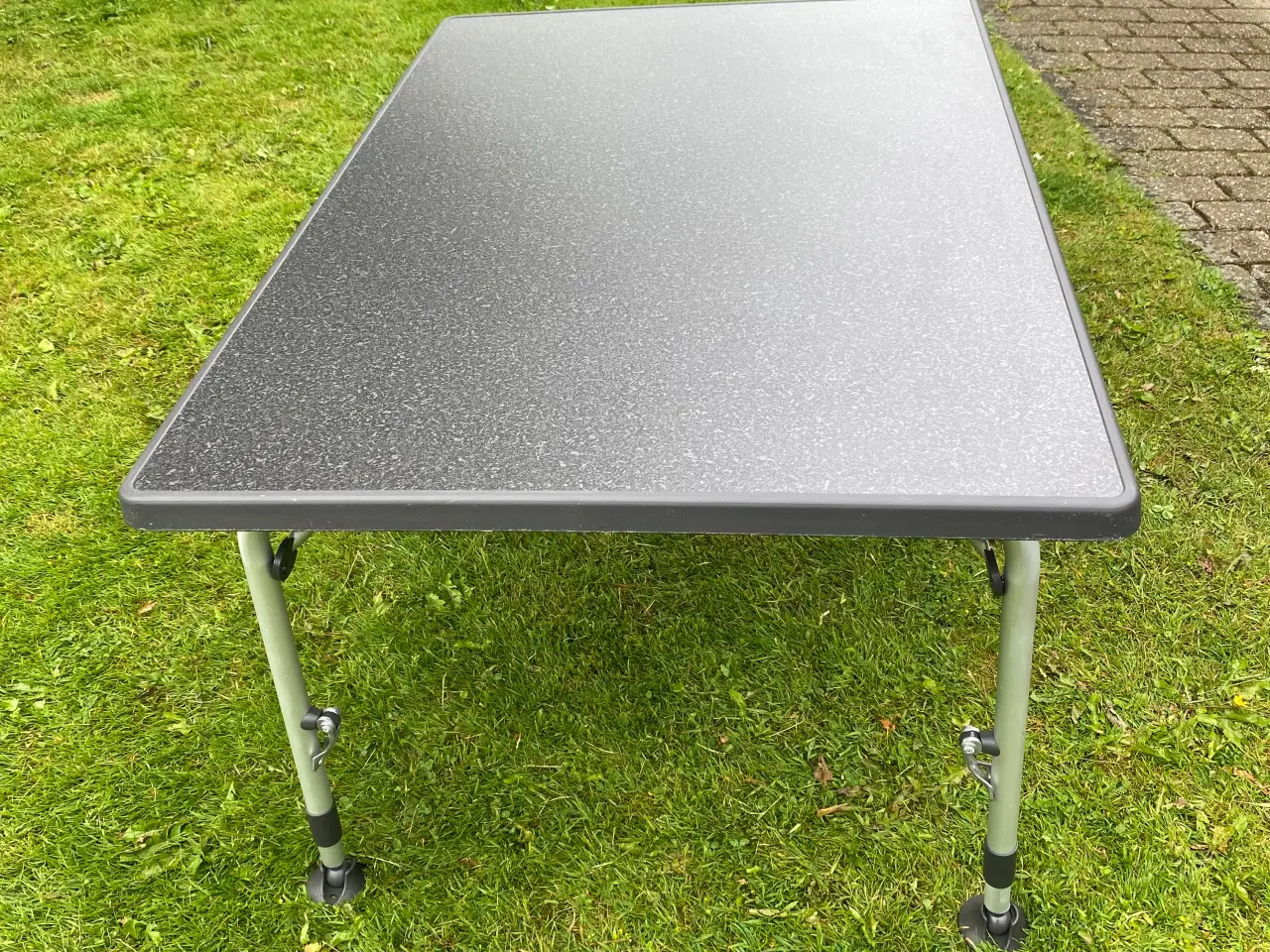 Billede 3 - Camping bord stole hynder tallerkener og glas 