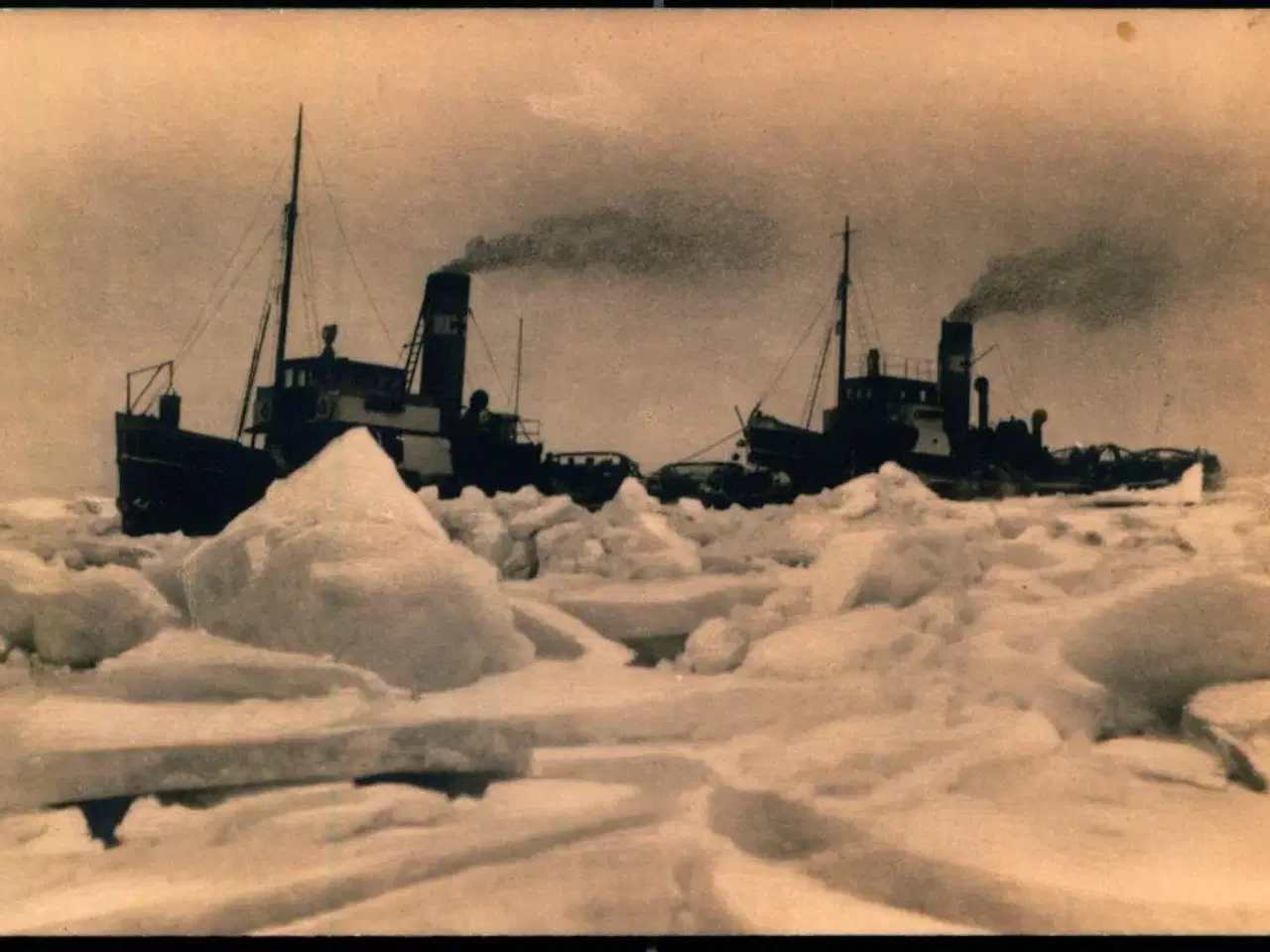 Billede 1 - Nyborg  1928 - Fotokort u/n  - Ubrugt