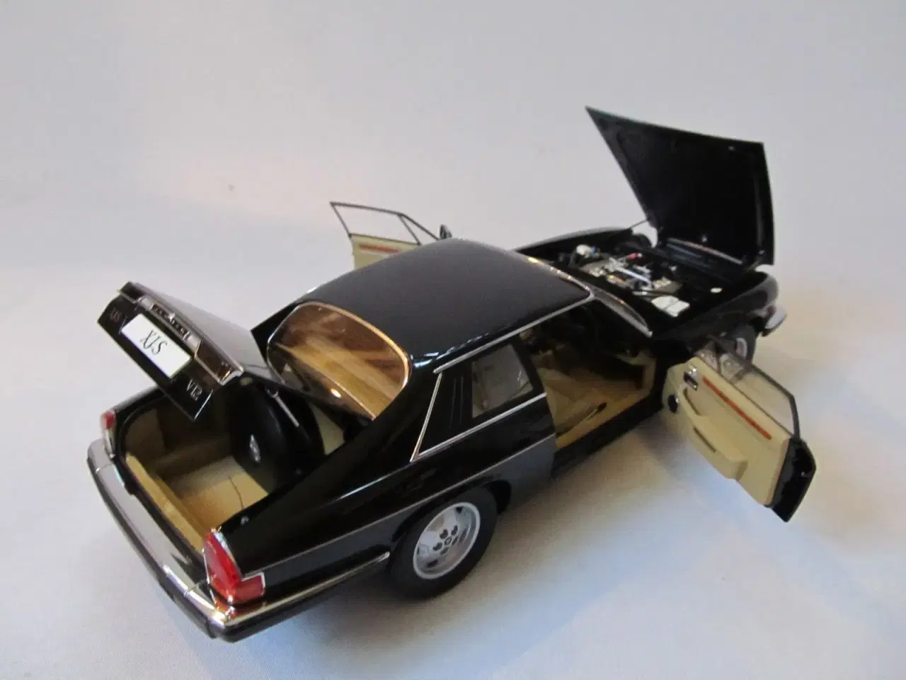 Billede 3 - 1976 Jaguar XJ-S V12 1:18