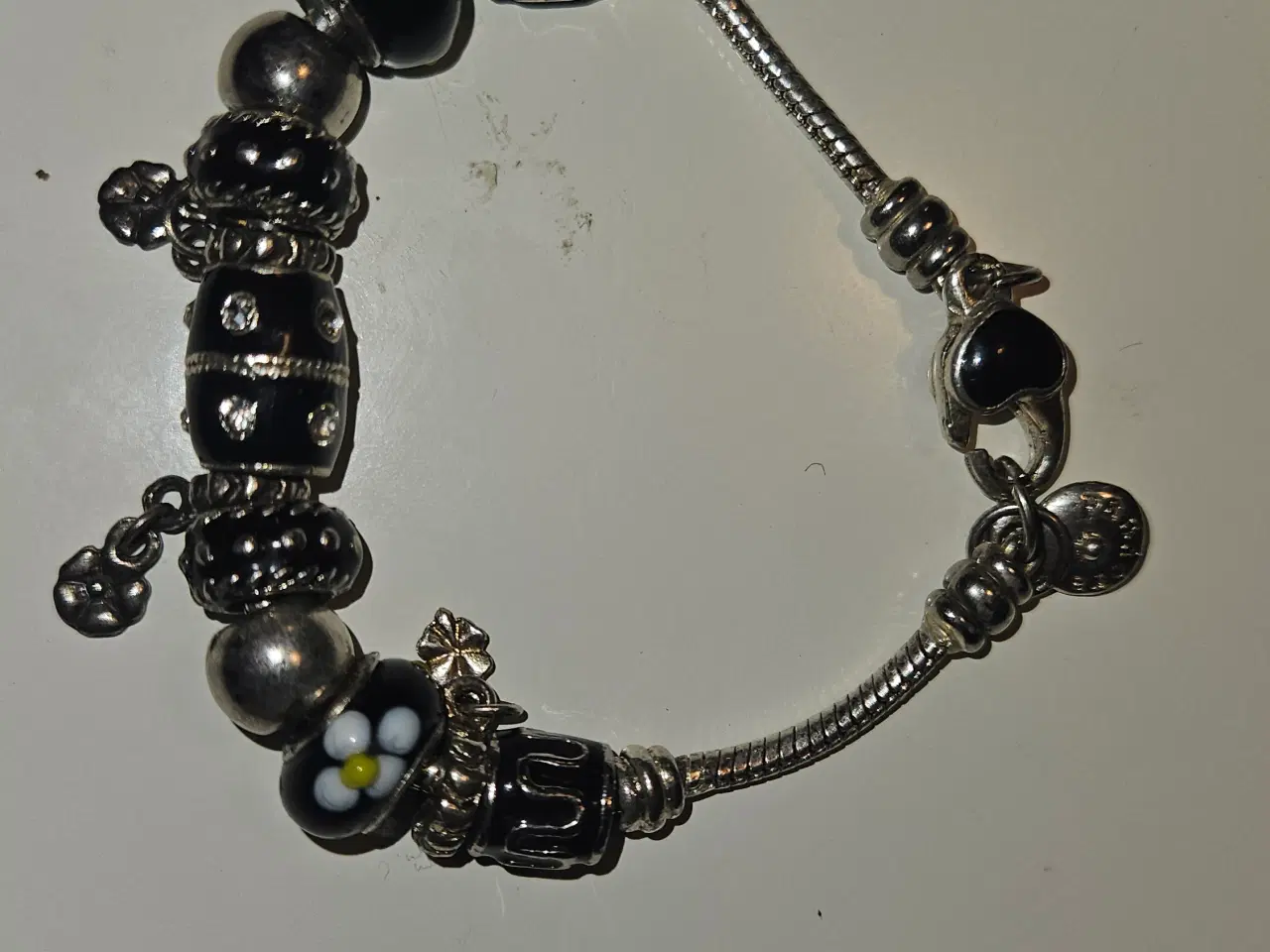 Billede 5 - Pandora armbånd med 13 charms