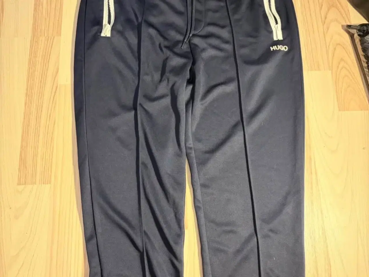 Billede 1 - Hugo Boss bukser - Navy