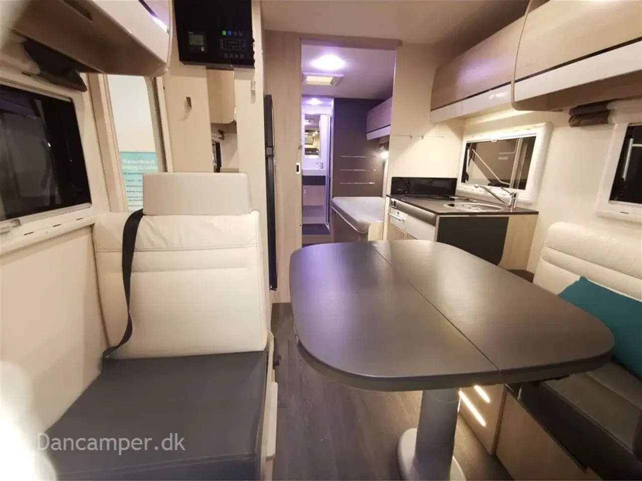 Billede 16 - 2019 - Chausson Special Edition 757   KOMMISSIONSBIL!  Med lave enkeltsenge, god pladsudnyttelse, solcelle, 2 bodelsbatterier, markise