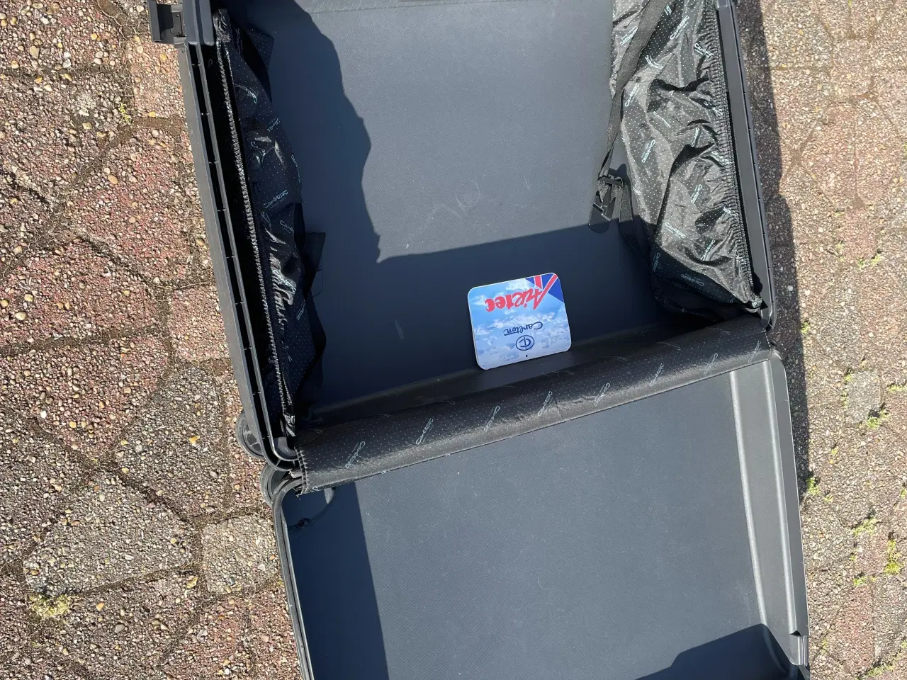 Billede 3 - Kuffert-Samsonite hardcase på hjul og med kodelås