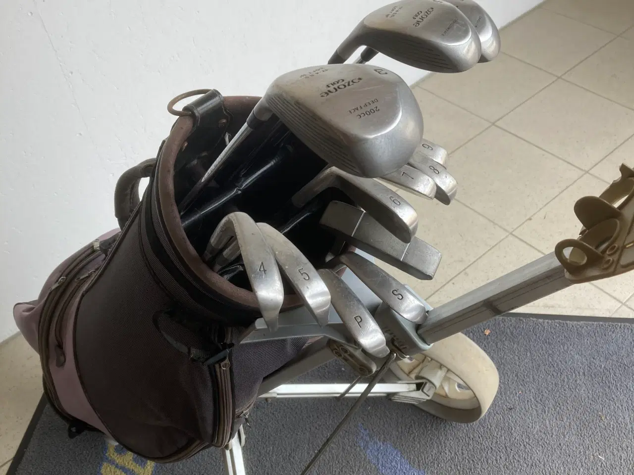 Billede 4 - Golfsæt Vogn,Bag,Køller/Jern + putter