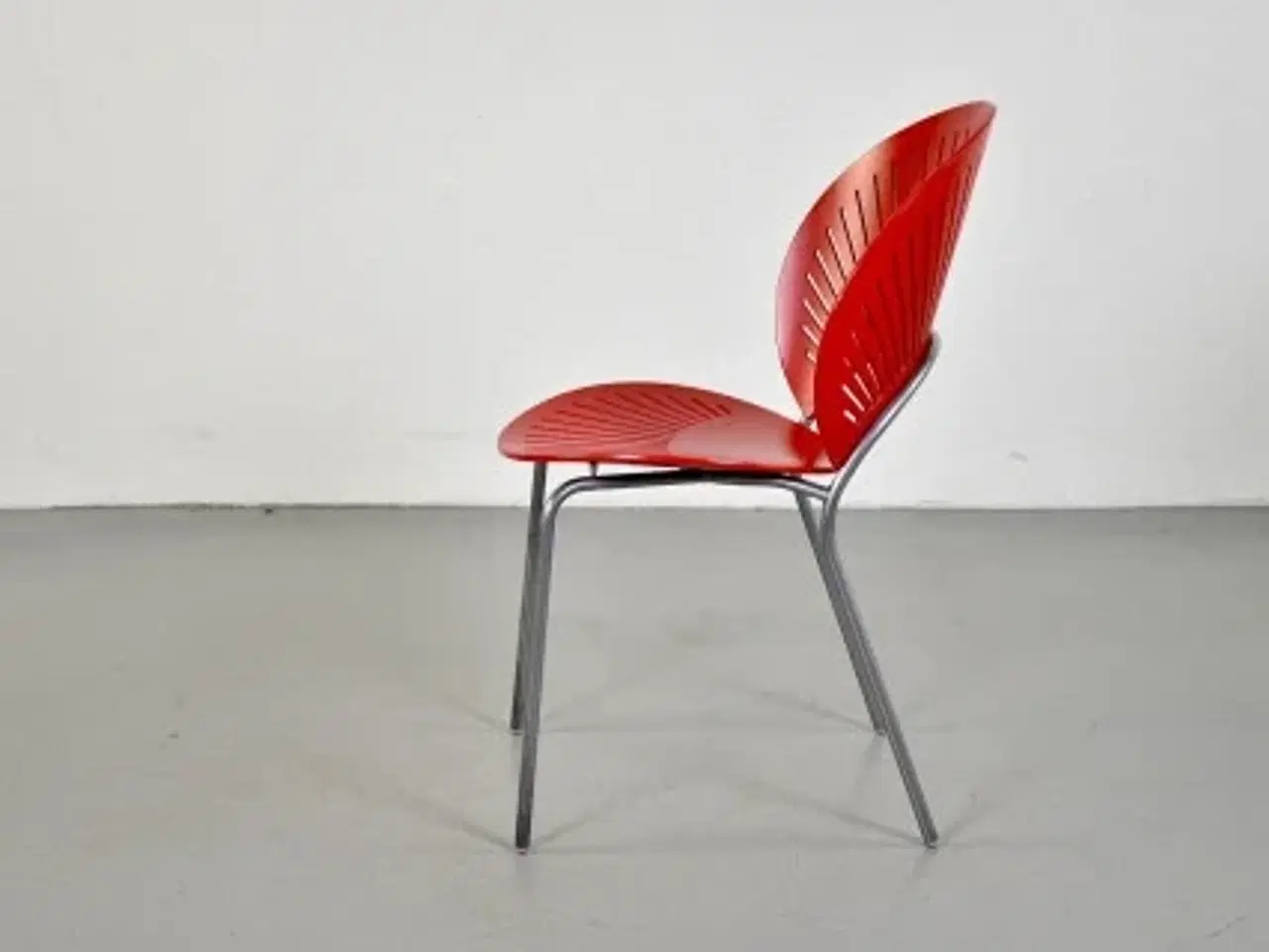 Billede 3 - Nanna ditzel trinidad stol i rød med gråt stel