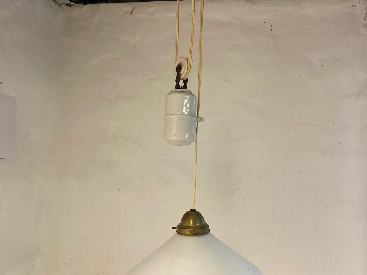 Billede 1 - Antik Lampe med opalglas med hejs