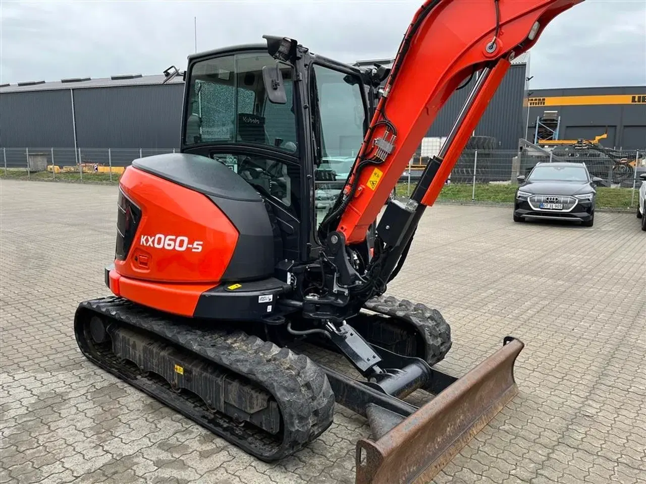 Billede 6 - Kubota KX060-5 Hydraulisk hurtigskifte med kipbar planerskovl.