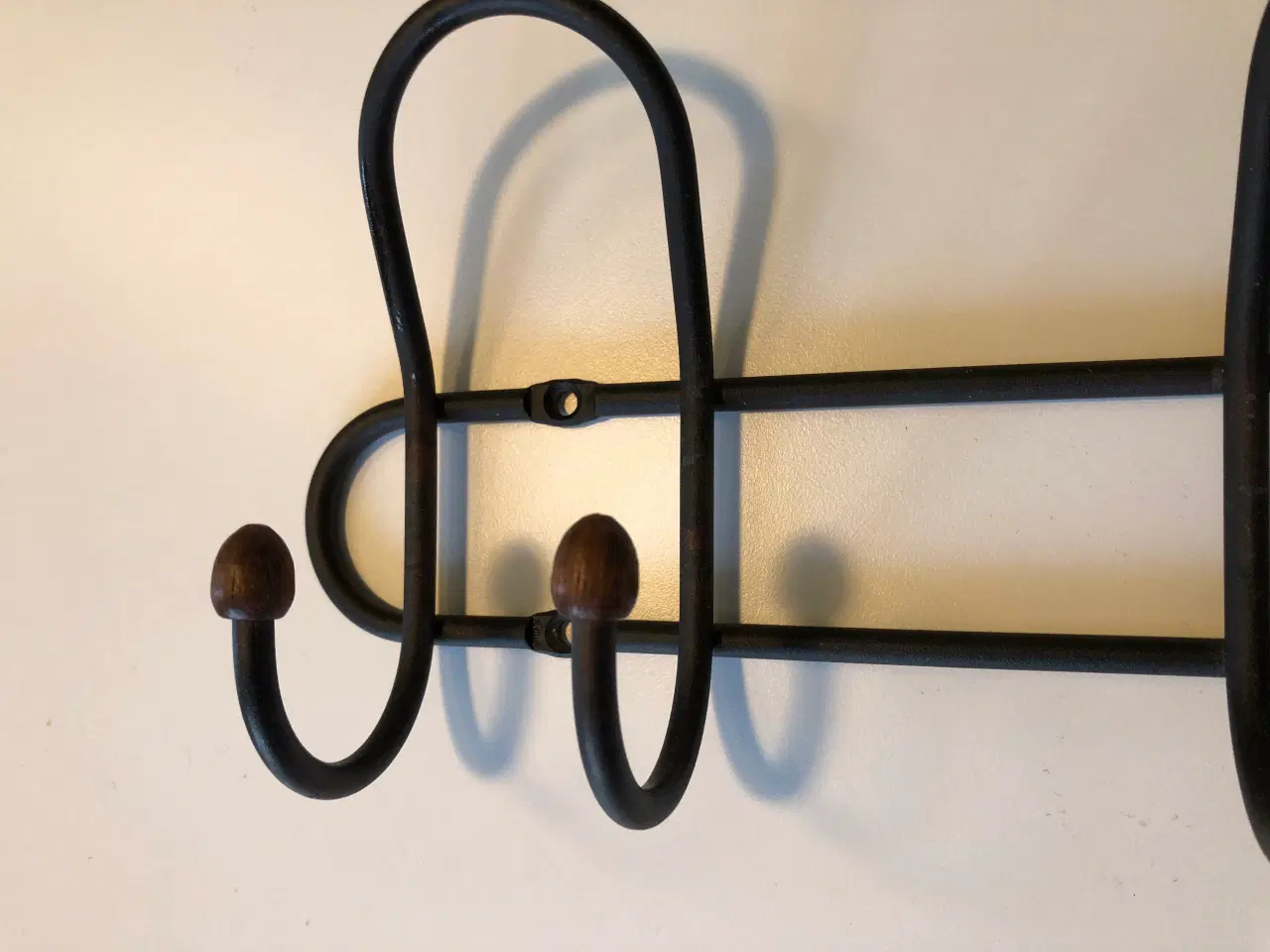 Billede 2 - Knagerække i metal/træ