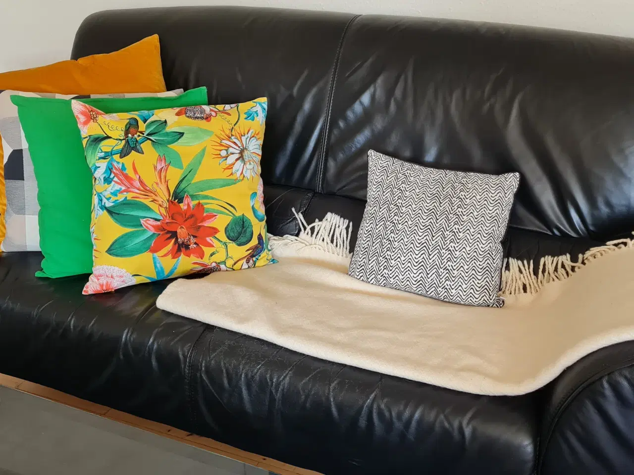 Billede 4 - Lædersofa 3+2 sælges 