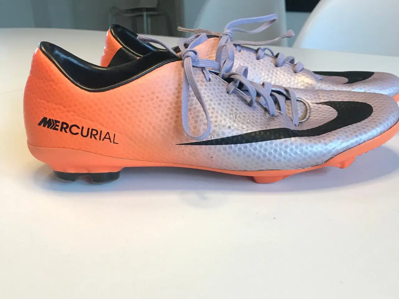Billede 3 - Orange og lilla Fodboldstøvler Nike str 38,5