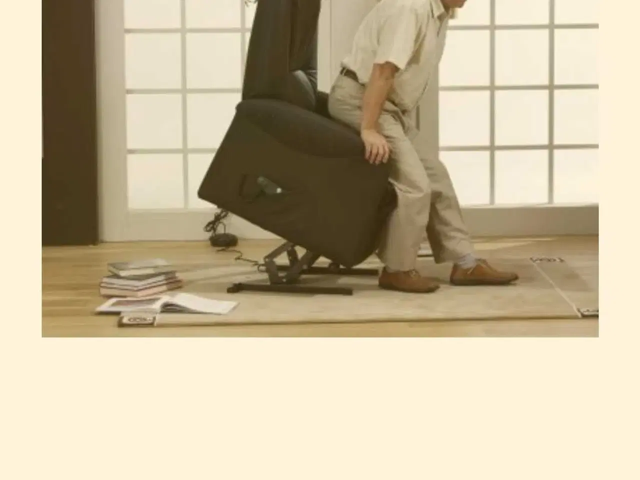 Billede 2 - Ægte læder løftestol / sædeløft. I perfekt stand. 