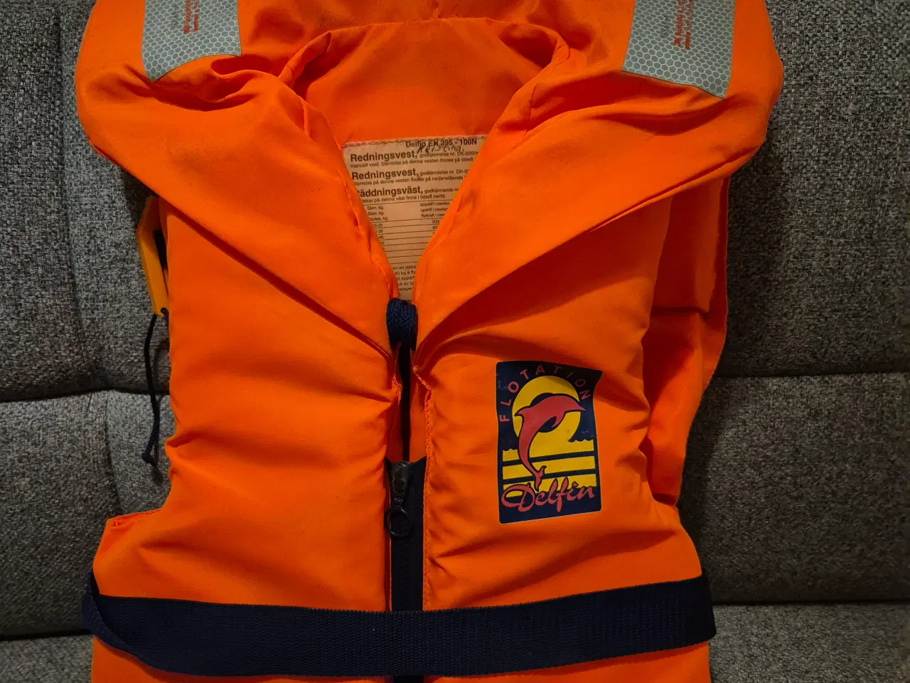 Billede 1 - Redningsvest Delfin 40 – 60 kg…70N..Aldrig brugt