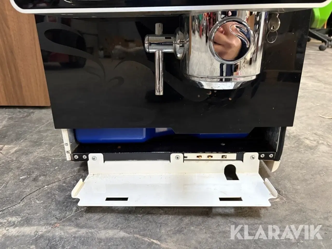 Billede 4 - Kaffemaskine N&W Global Vending Click med bord