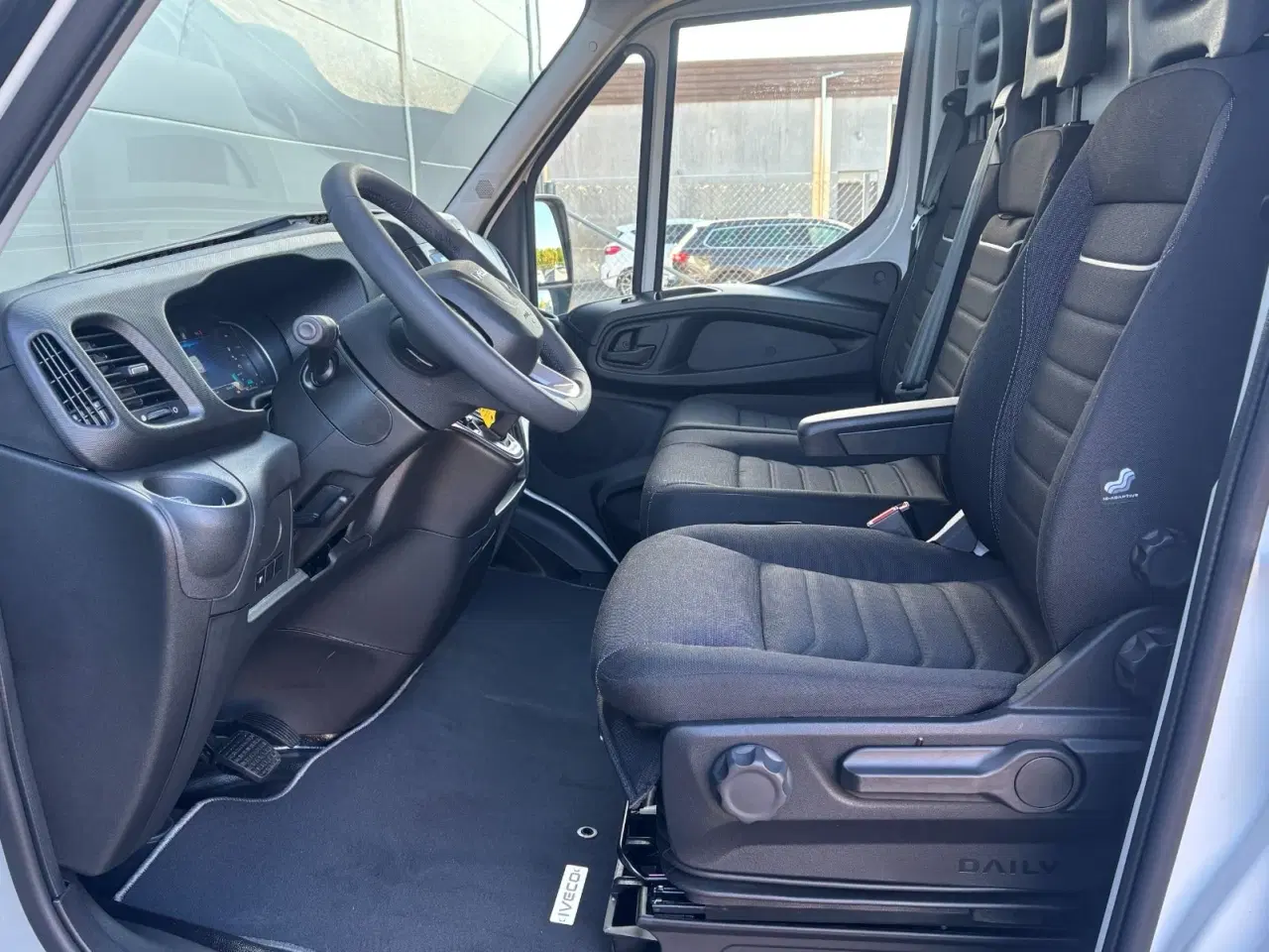 Billede 12 - Iveco Daily 2,3 35S16 9m³ Van AG8