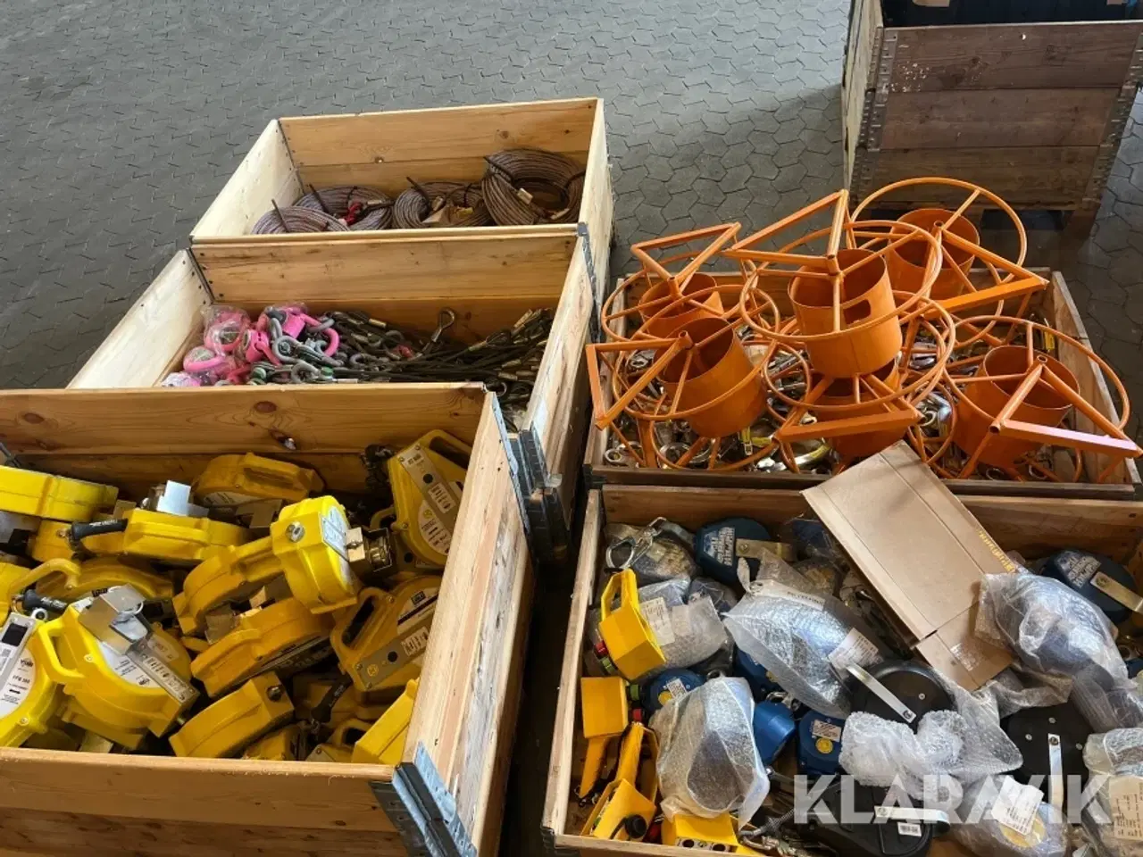 Billede 1 - Lot - wire, faldsikring og øvrigt 5 paller