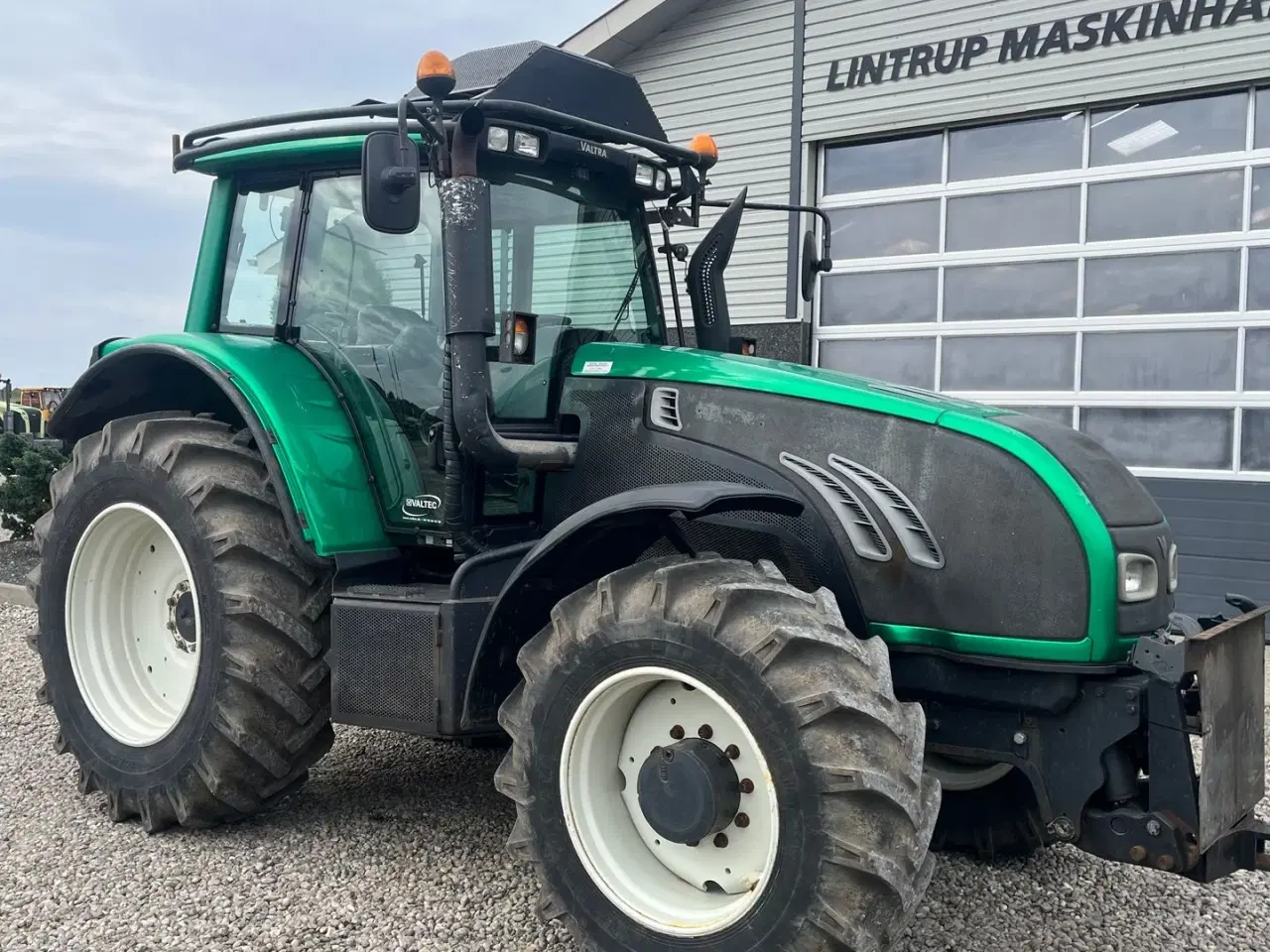 Billede 18 - Valtra T202 Direct med skovinddækning og frontlift