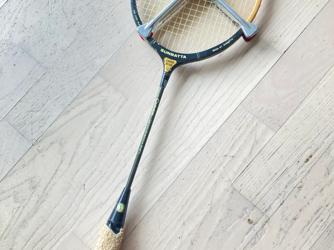 Billede 6 - 3 Badminton  Ketsjer, Taske og 6 fjerbolde