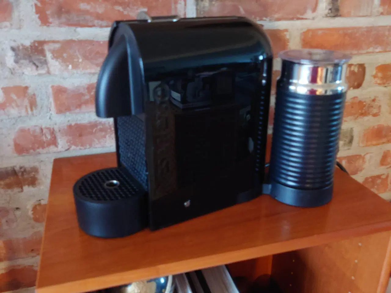 Billede 1 - Nespresso UMilk kapselmaskine D55 - sort
