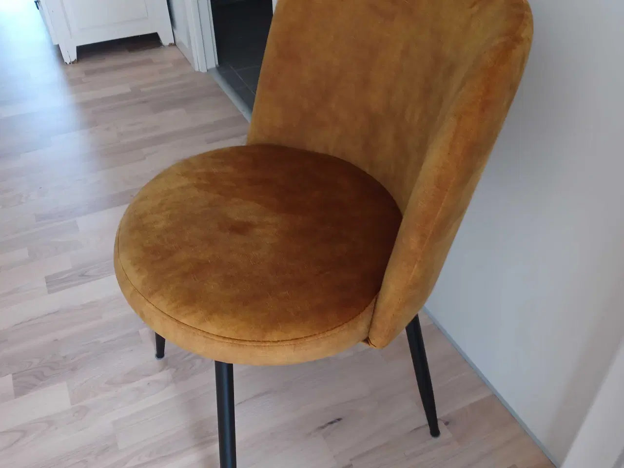 Billede 2 - Stol i flot velour stof