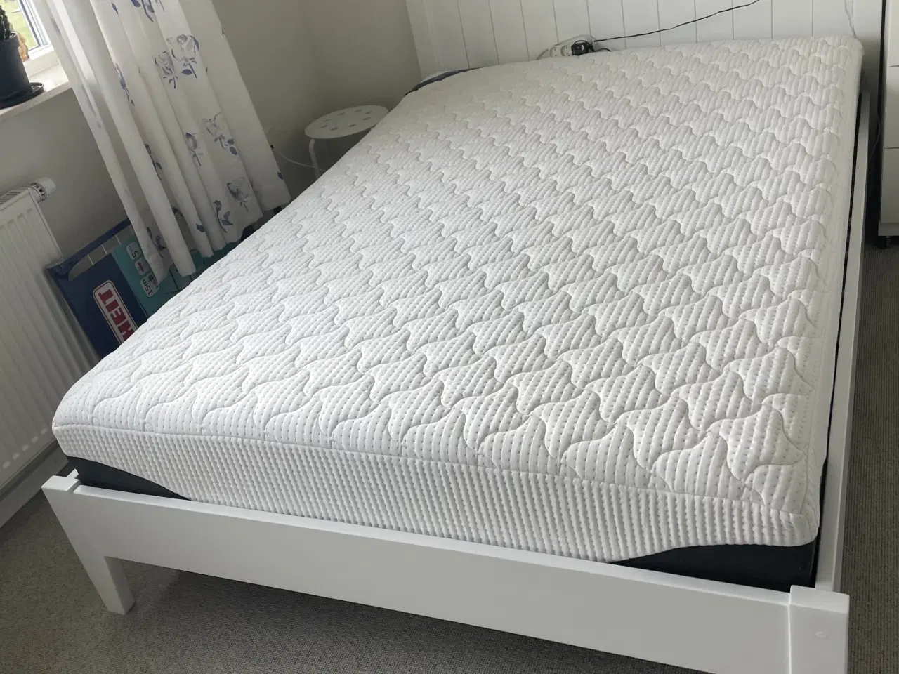 Billede 1 - Wellpur madras plus seng. 