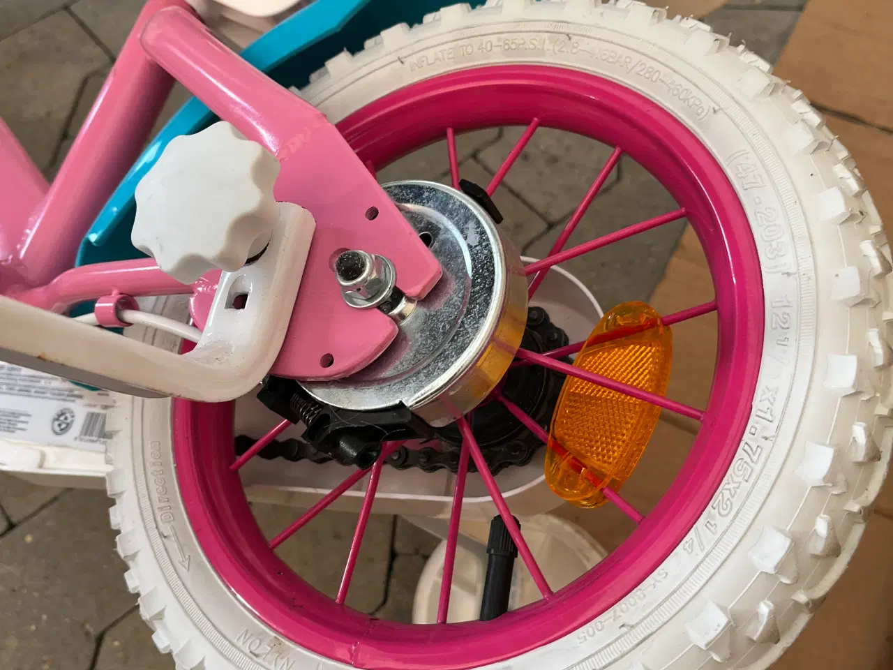 Billede 4 - Børnecykel med tilbehør