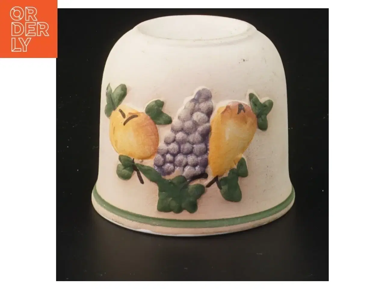Billede 1 - Dekorativ krukke med frugtmotiv (str. 7x8 cm)