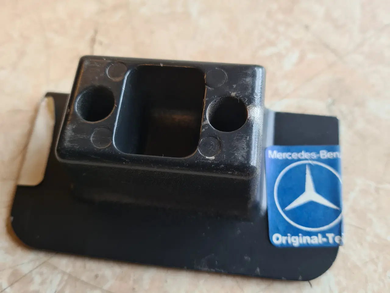 Billede 2 - Endestykke  til Skydedørs skinne  Mercedes  T1