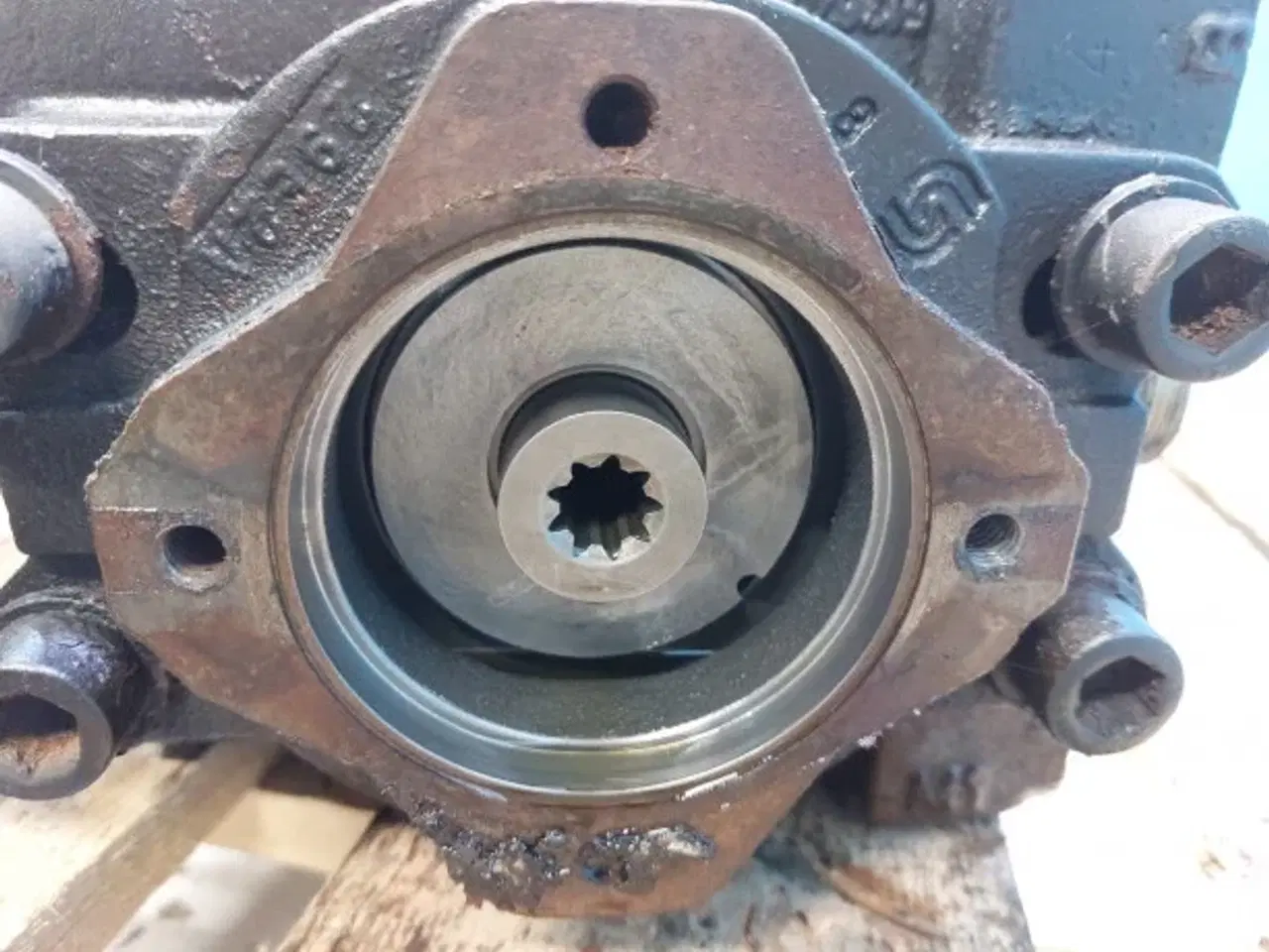 Billede 3 - New Holland FX60 Hydrostatpumpe 84817133