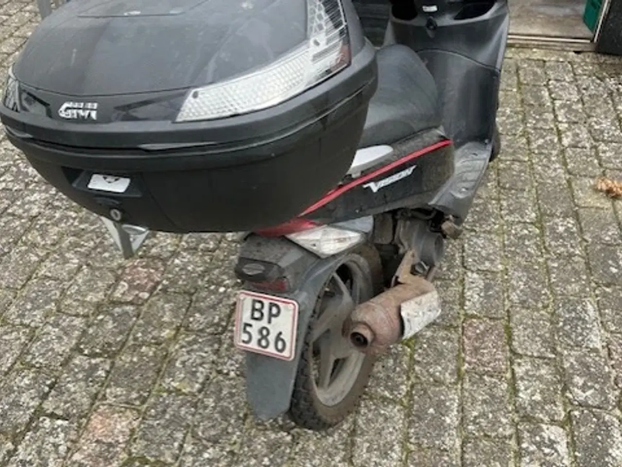 Billede 3 - Brugt men velholdt scooter, som starter hver gang.