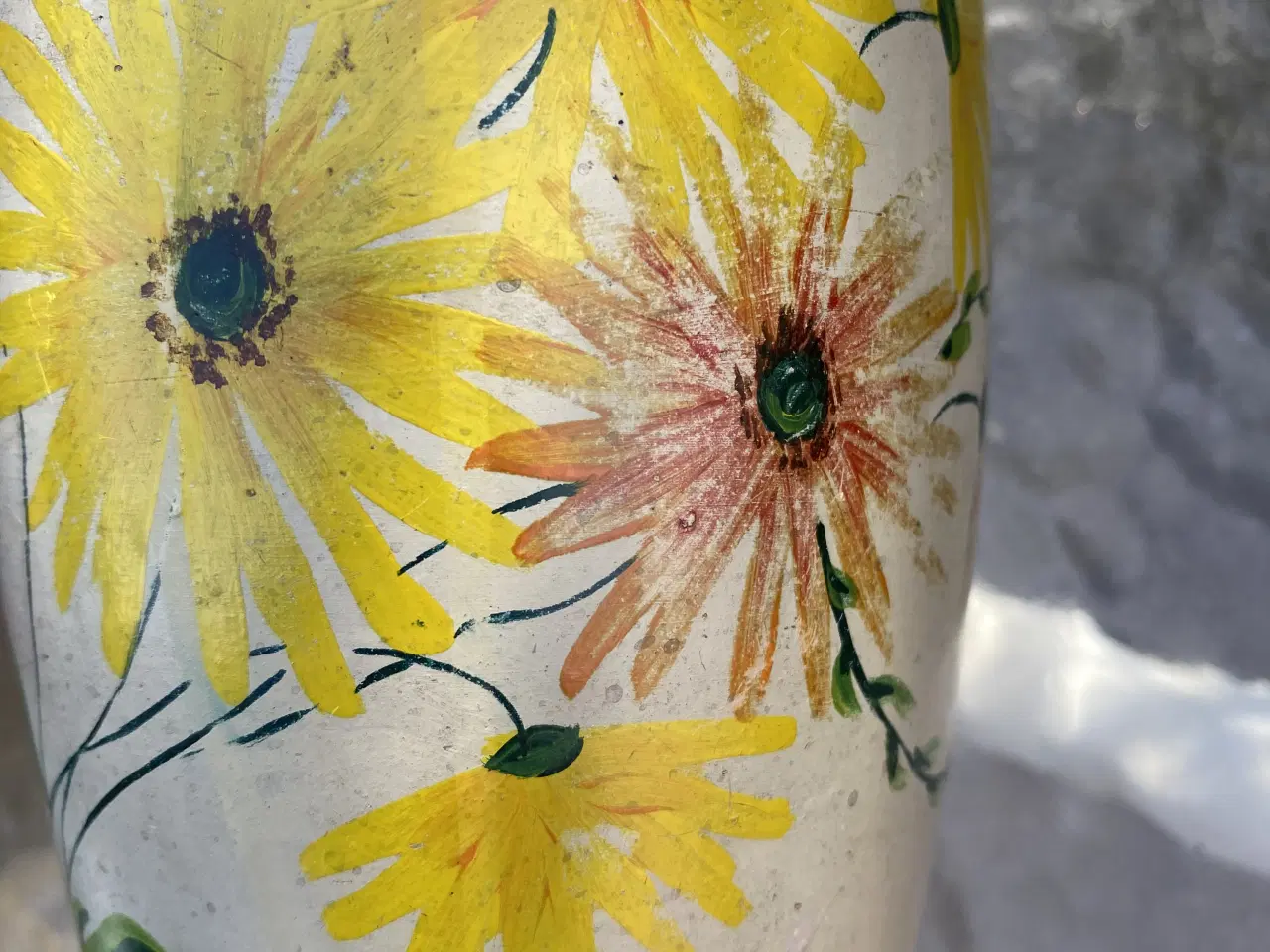 Billede 5 - Vase med gule blomster