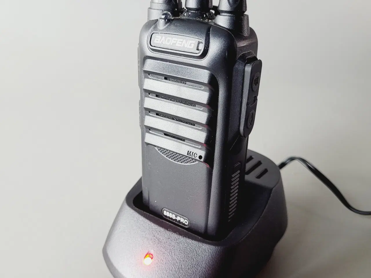 Billede 2 - ⭐️· 📻 Baofeng 888S-PRO Walkie Talkie Sæt (3 Stk.)