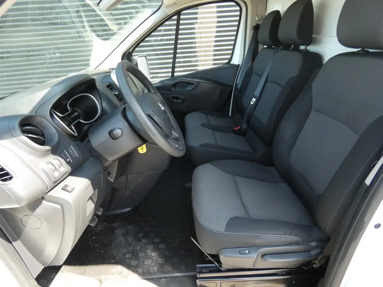 Billede 10 - Renault Trafic T29 L2H1 2,0 DCI 145HK Van 6g Aut.