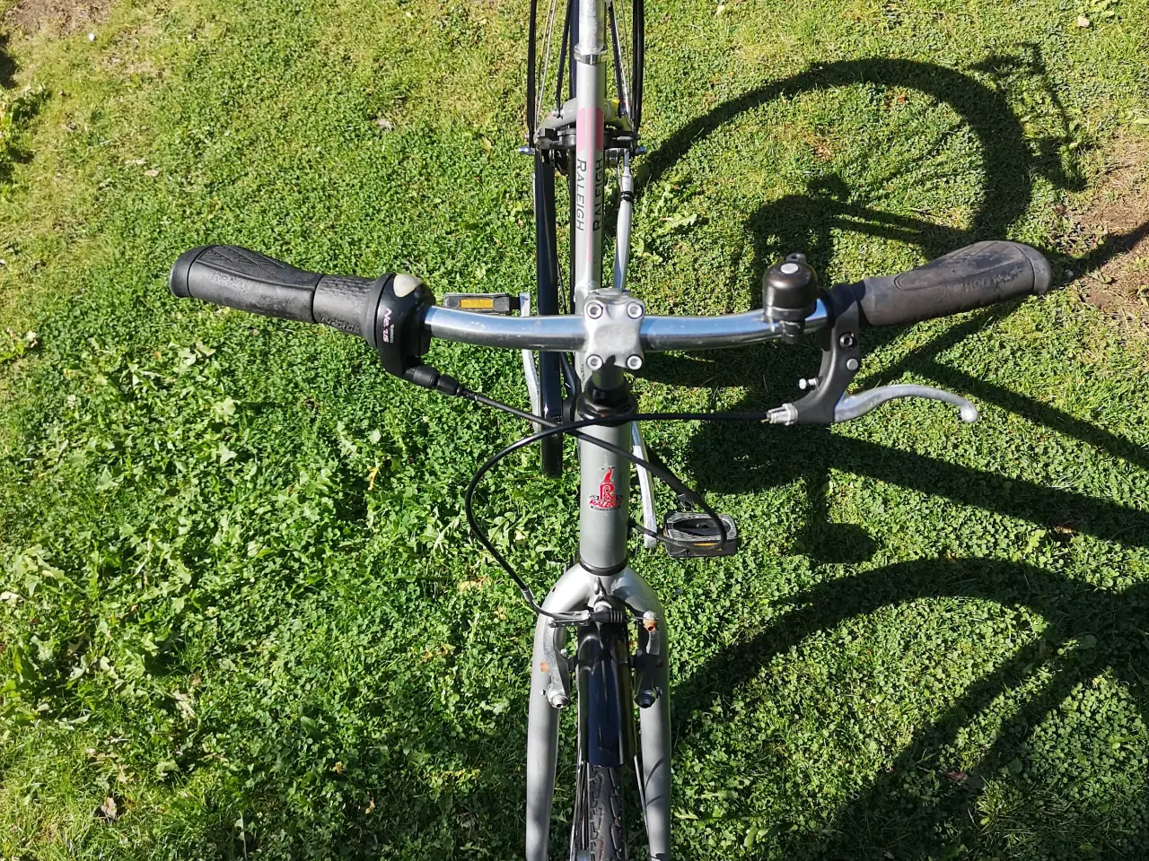 Billede 10 - RALEIGH 28"  52cm  Lås, nye dæk, ny kæde, 7 gear, 